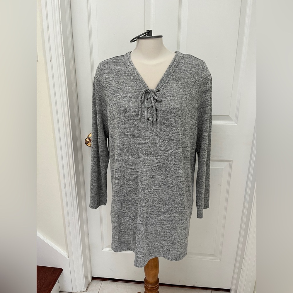 Banana Republic Gray V-Neck lace up Sweater